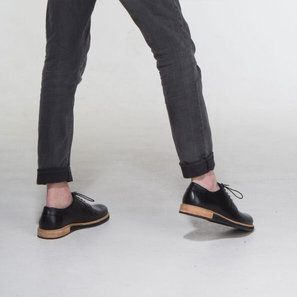Trendy leather derbies
